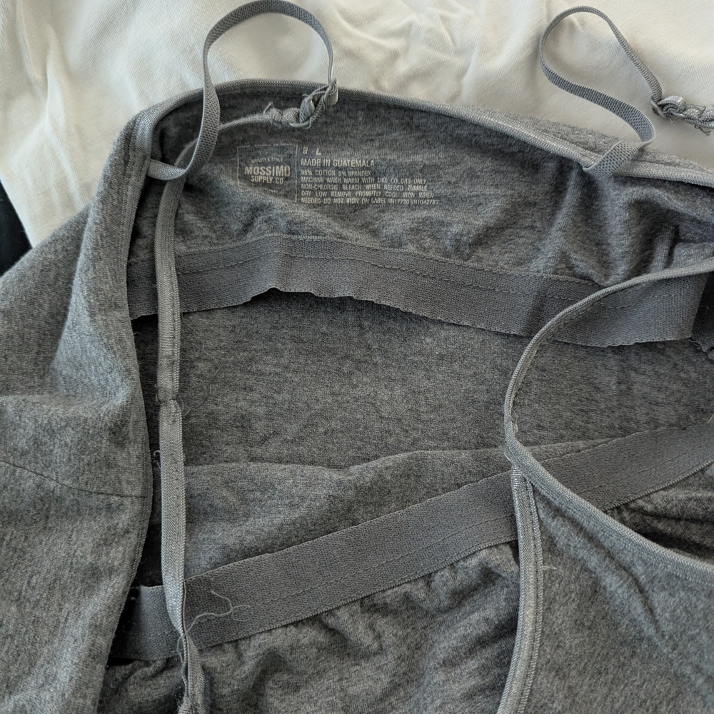 Bundle Of Camisole/Tank Tops (4) - Picture 8 of 11